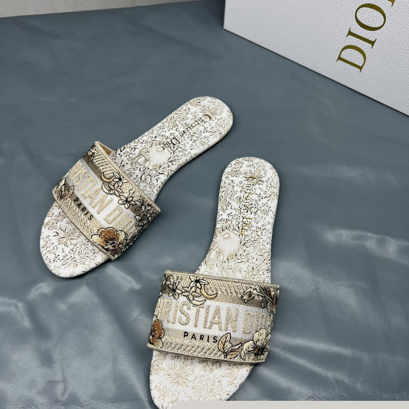 ch**an D*or slippers